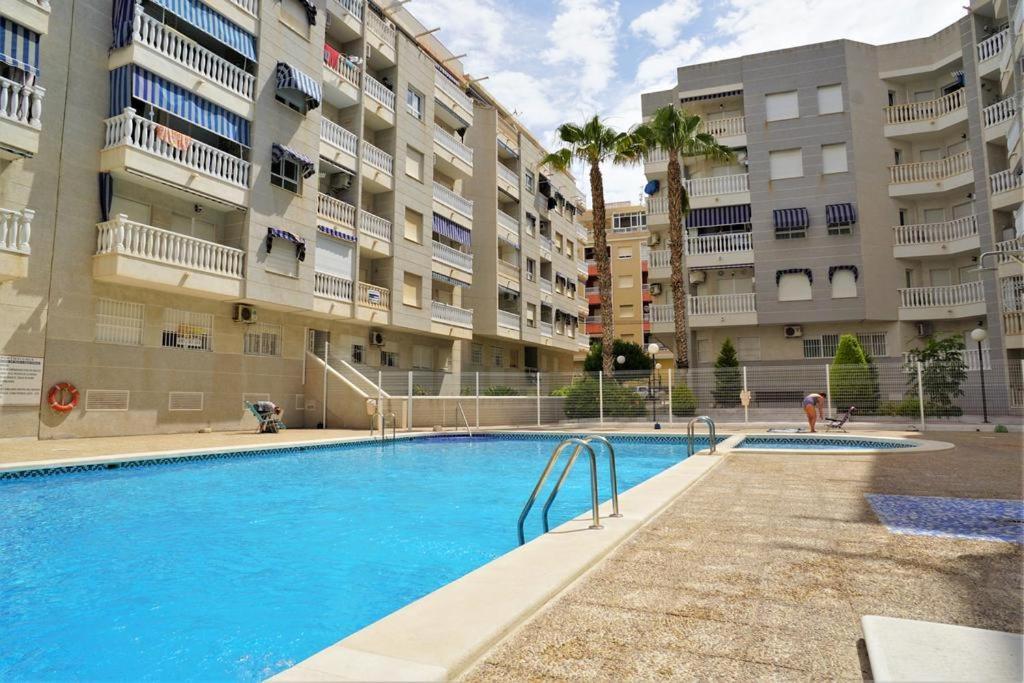 Mila Sloneczny Apartament W Torrevieja Centrum Exterior foto